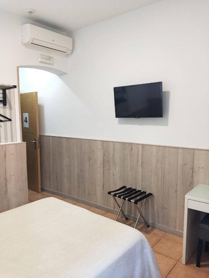 Hostal Maria Ronda Madrid Buitenkant foto
