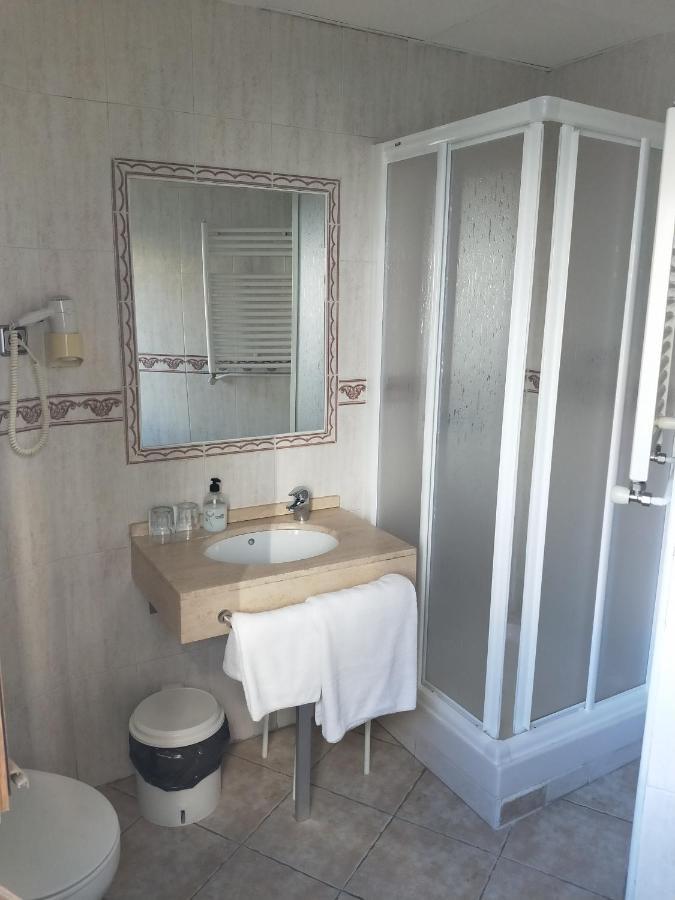 Hostal Maria Ronda Madrid Buitenkant foto