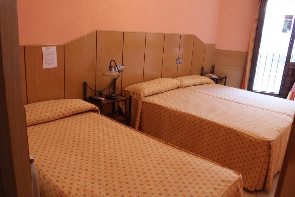Hostal Maria Ronda Madrid Buitenkant foto