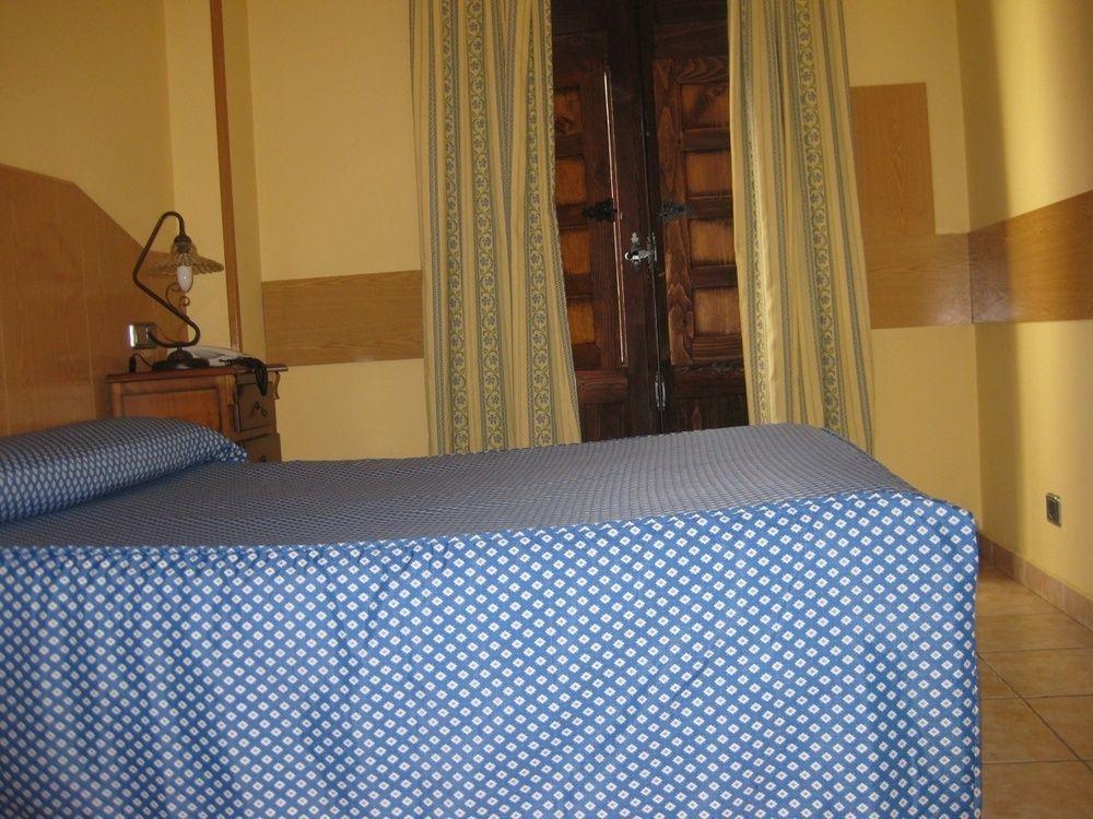 Hostal Maria Ronda Madrid Buitenkant foto