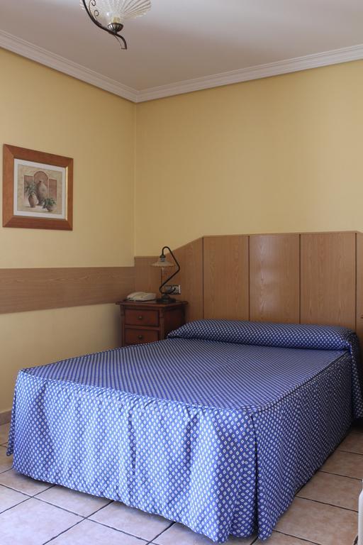 Hostal Maria Ronda Madrid Buitenkant foto