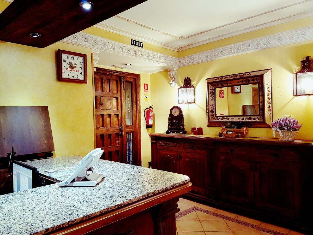 Hostal Maria Ronda Madrid Buitenkant foto